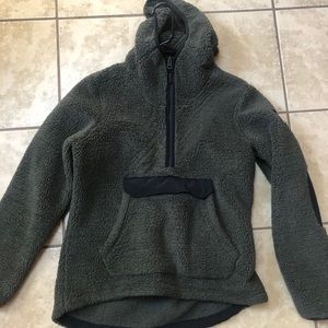 NorthFace quarter zip pullover